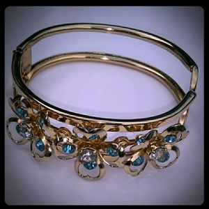 ANTIQUE CORO Blue Stone Flower Clamper Bracelet